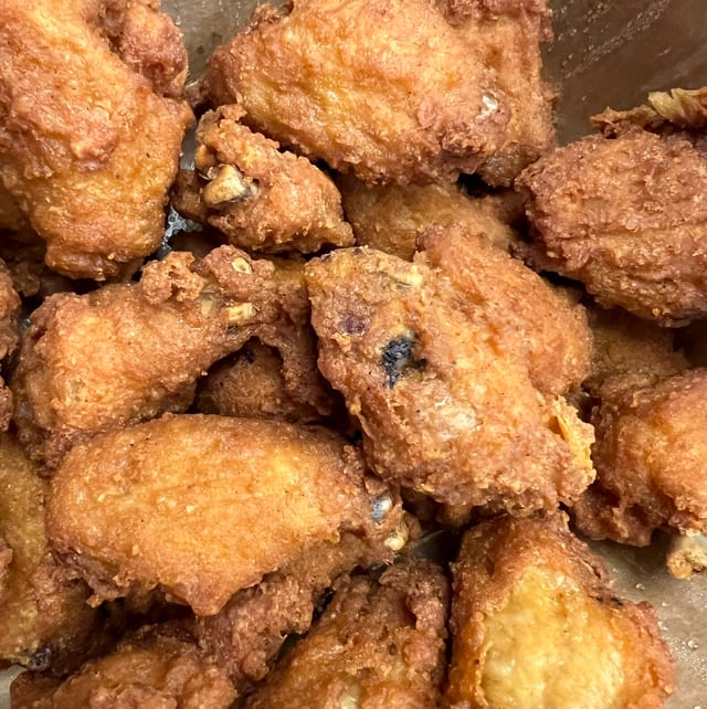 20 Buffalo Wings/free 20 oz.