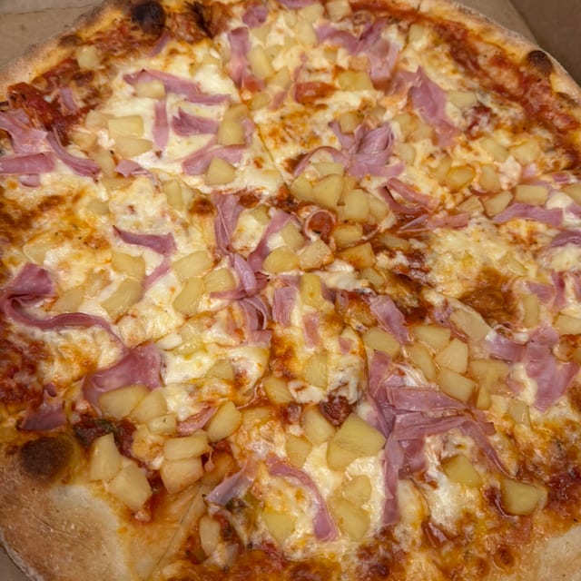 16" Hawaiian Pie.