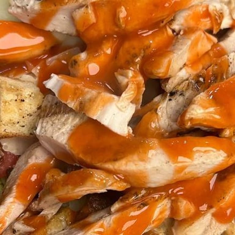 Grilled Chicken Salad Delight