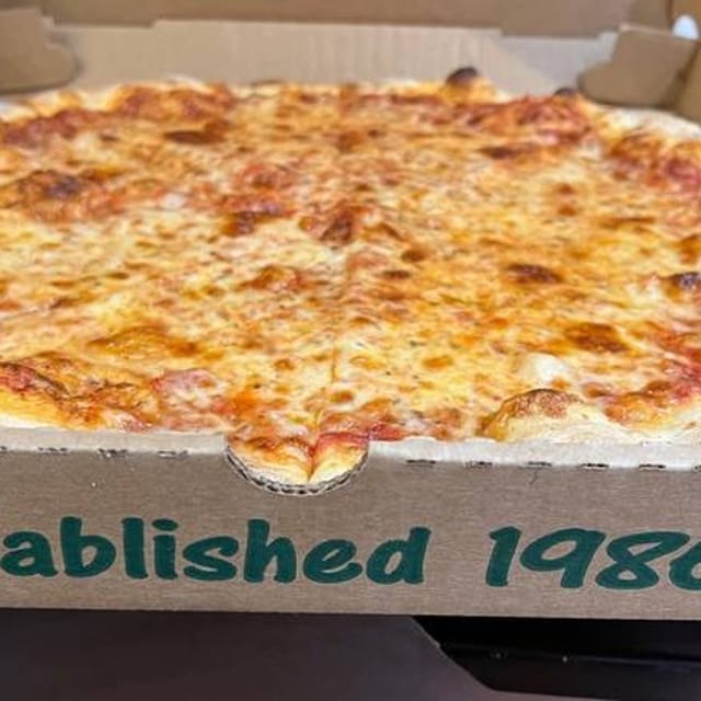 Medium 16" Pizza.