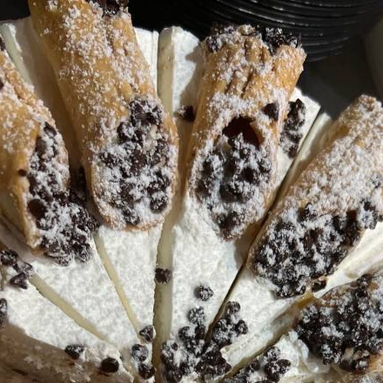 Delicious Cannoli: A Sweet Italian Treat